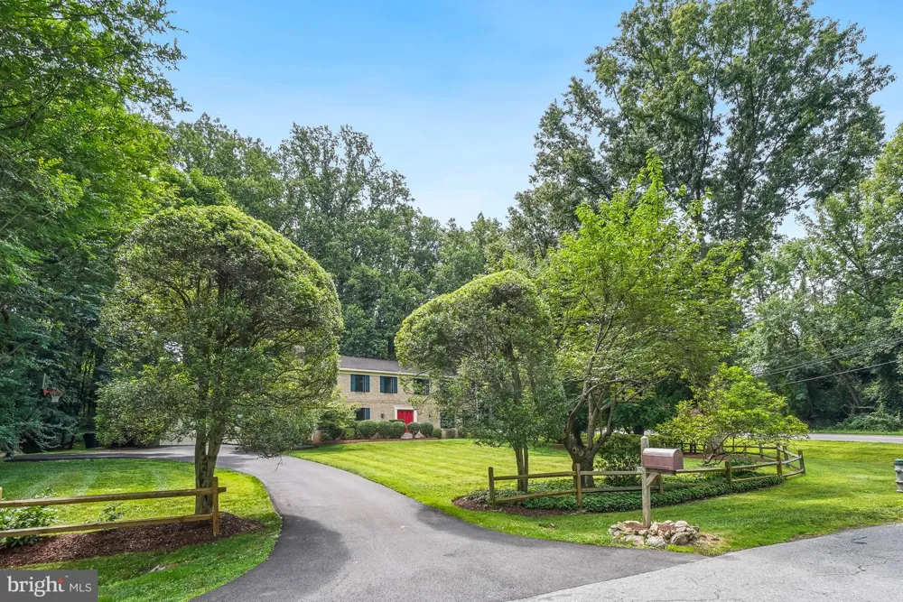 11701 BEEKMAN PLACE Potomac, MD 20854