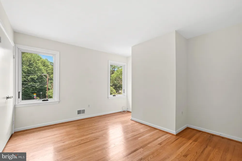 11701 BEEKMAN PLACE Potomac, MD 20854