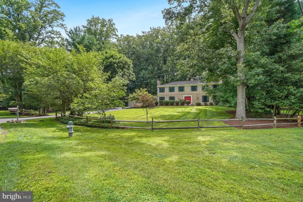11701 BEEKMAN PLACE Potomac, MD 20854