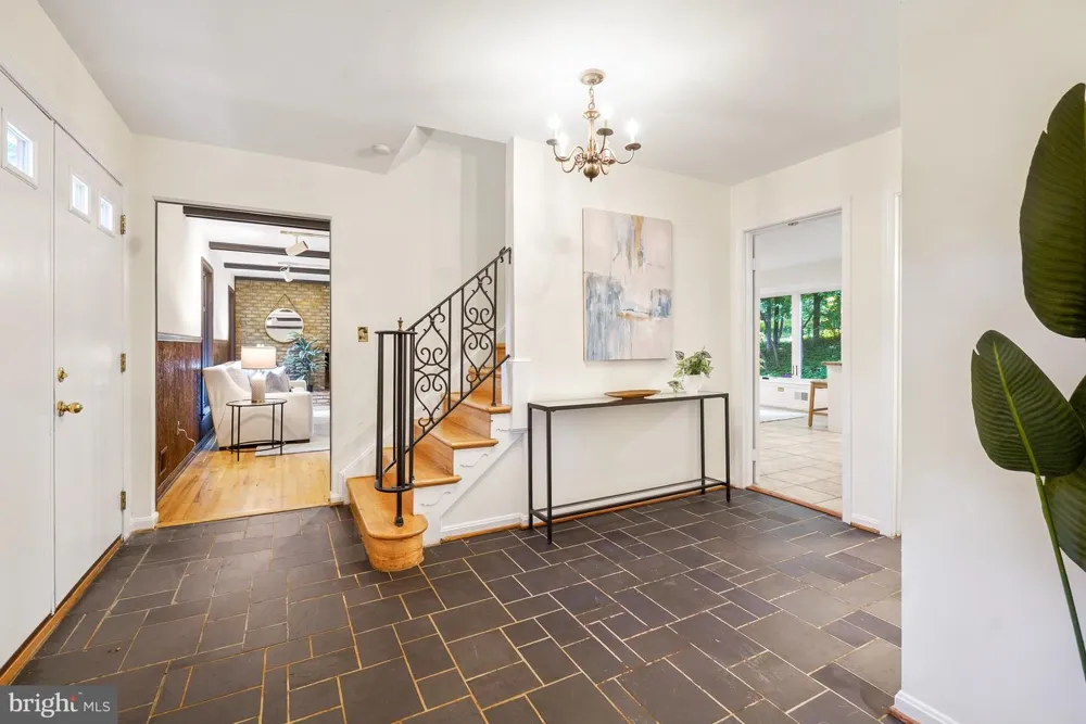 11701 BEEKMAN PLACE Potomac, MD 20854