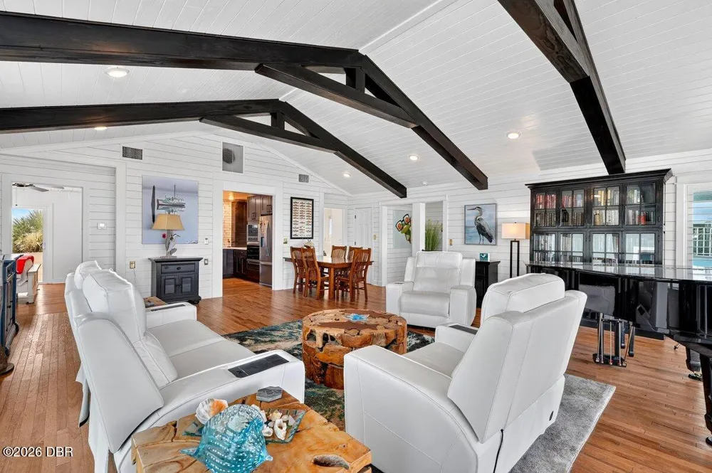 6118 S Atlantic Avenue New Smyrna Beach, FL 32169