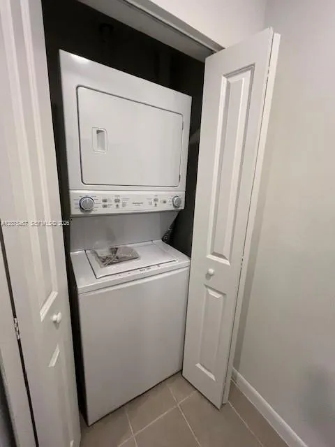 2511 Pierce St #5 Hollywood, FL 33020