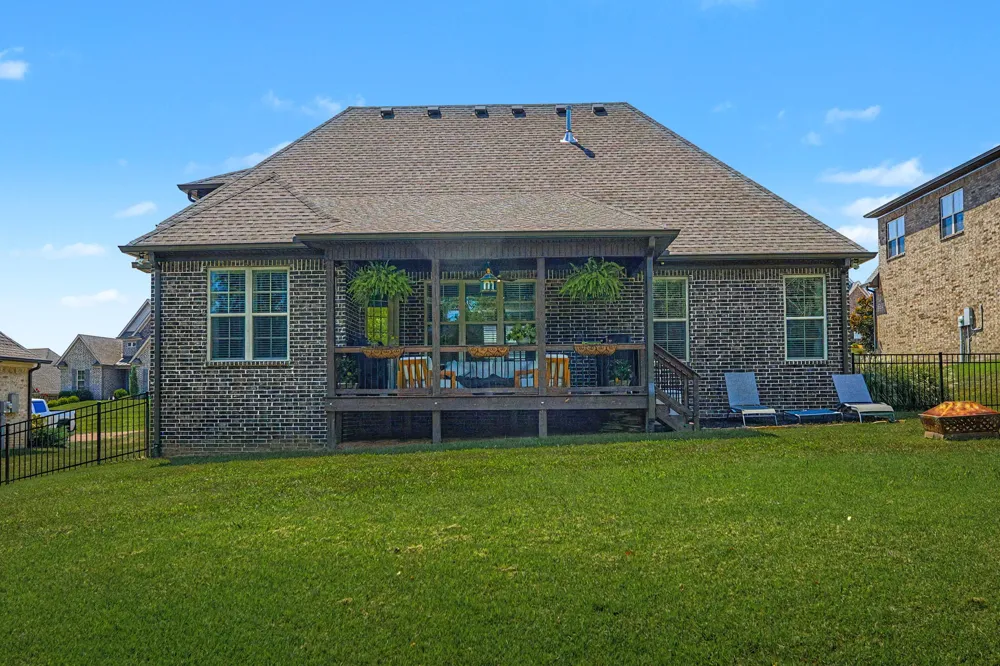 982 Luxborough Dr Hendersonville, TN 37075