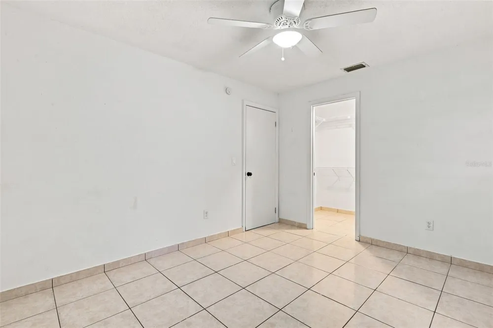 1098 E DE CARLO DRIVE Deltona, FL 32725