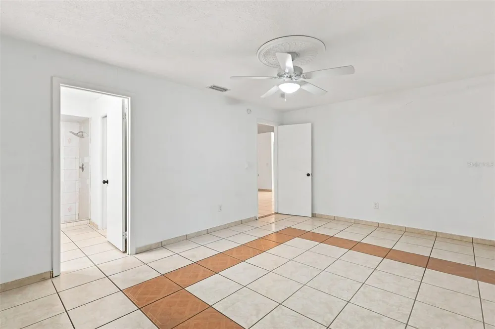 1098 E DE CARLO DRIVE Deltona, FL 32725