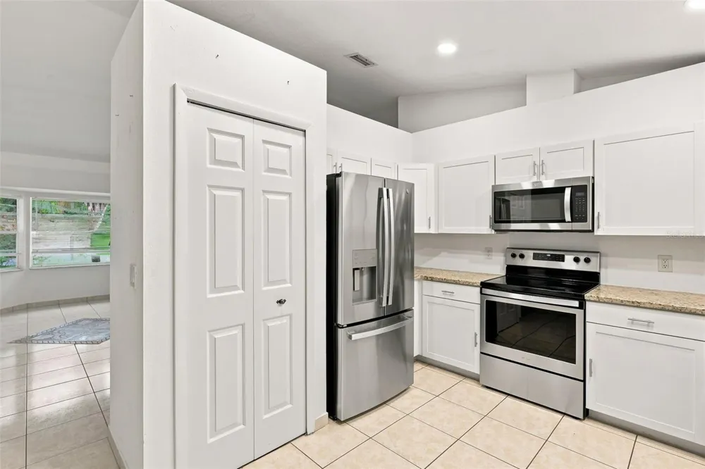 1098 E DE CARLO DRIVE Deltona, FL 32725