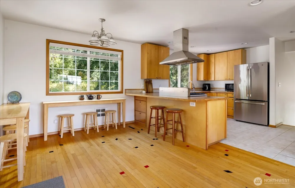 1002 Carl Avenue Oak Harbor, WA 98277