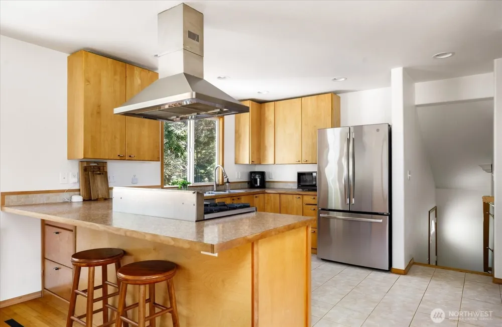 1002 Carl Avenue Oak Harbor, WA 98277