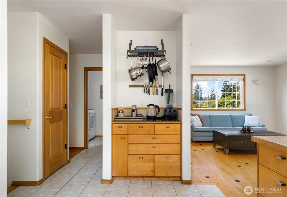 1002 Carl Avenue Oak Harbor, WA 98277