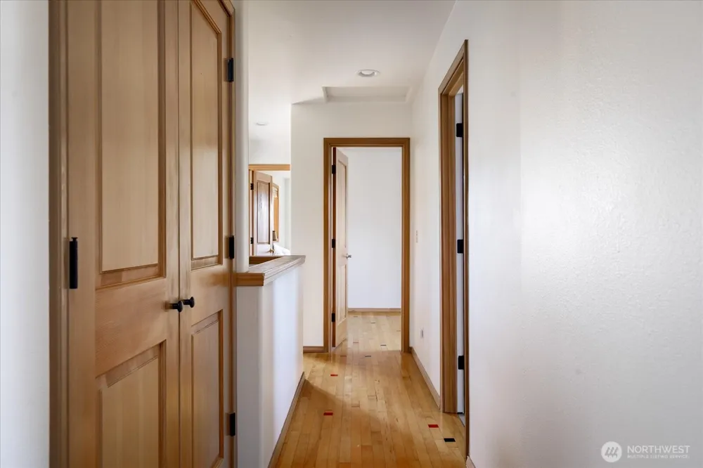 1002 Carl Avenue Oak Harbor, WA 98277