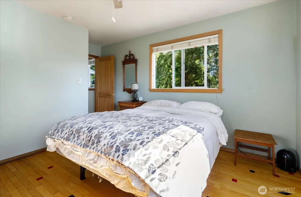 1002 Carl Avenue Oak Harbor, WA 98277