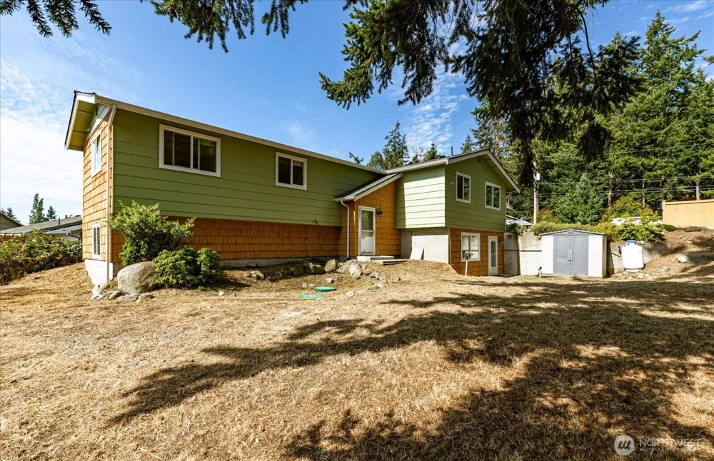 1002 Carl Avenue Oak Harbor, WA 98277