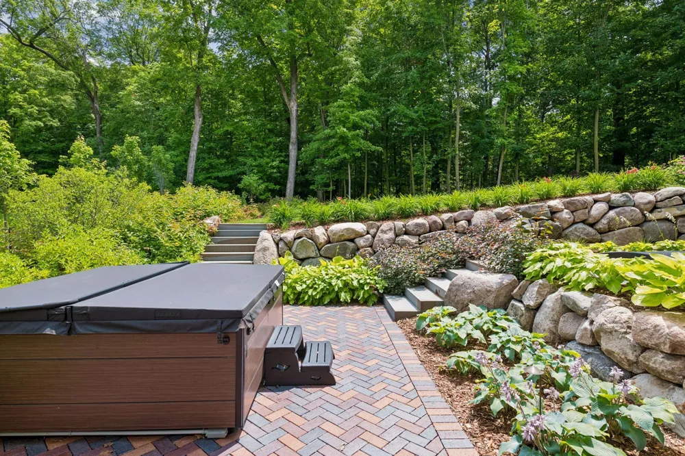 7400 Dogwood Road Chanhassen, MN 55331
