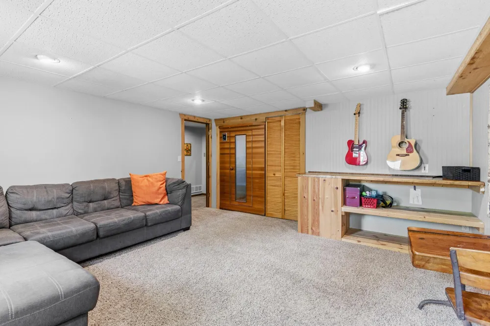 840 Hallam Avenue Mahtomedi, MN 55115