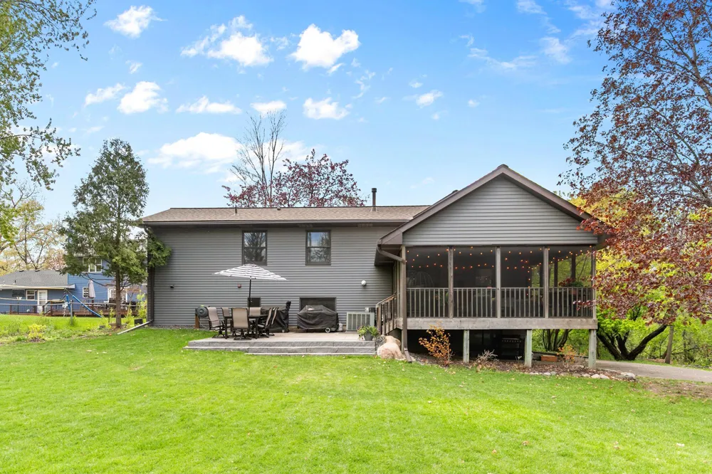 840 Hallam Avenue Mahtomedi, MN 55115