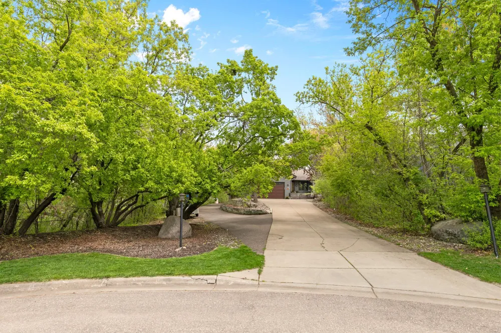 840 Hallam Avenue Mahtomedi, MN 55115