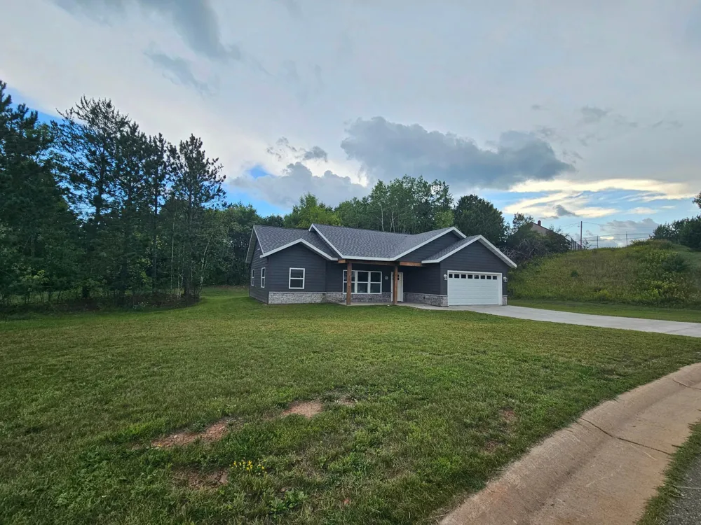 912 Carter Circle Eveleth, MN 55734