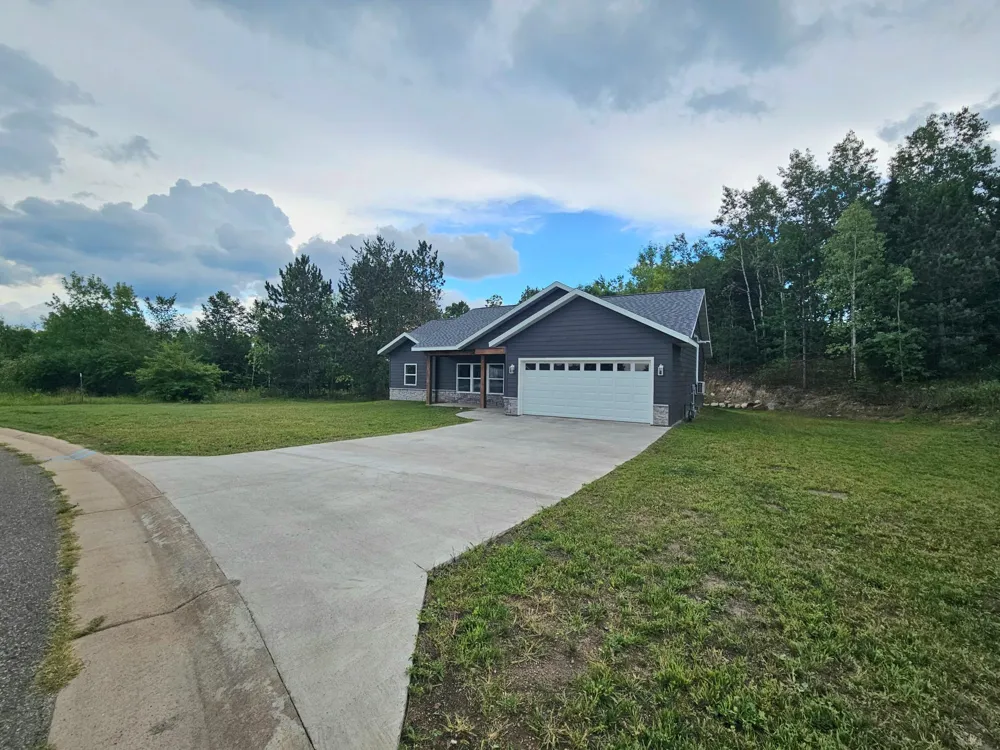 912 Carter Circle Eveleth, MN 55734