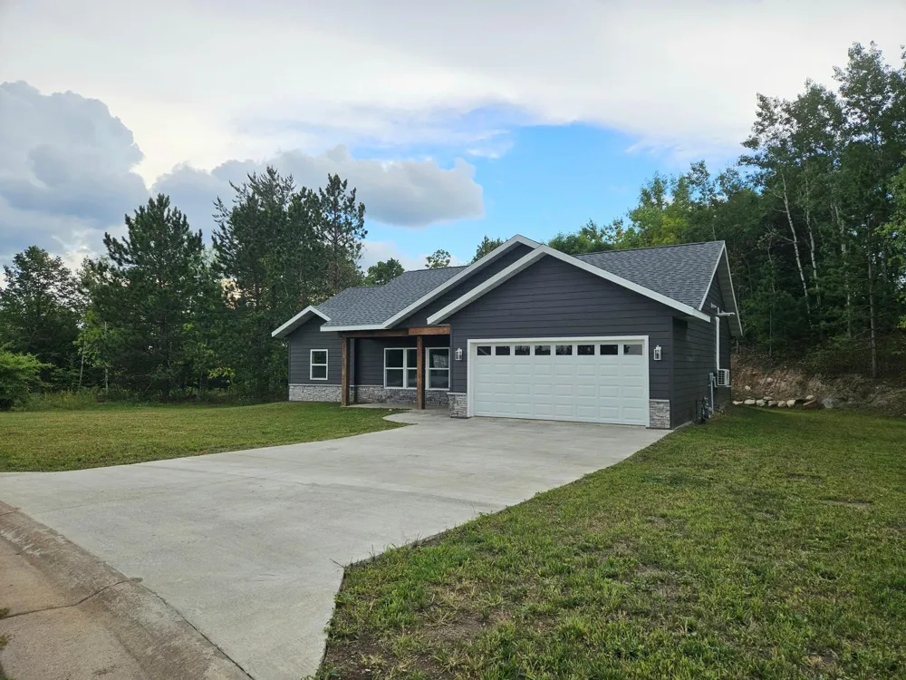 912 Carter Circle Eveleth, MN 55734
