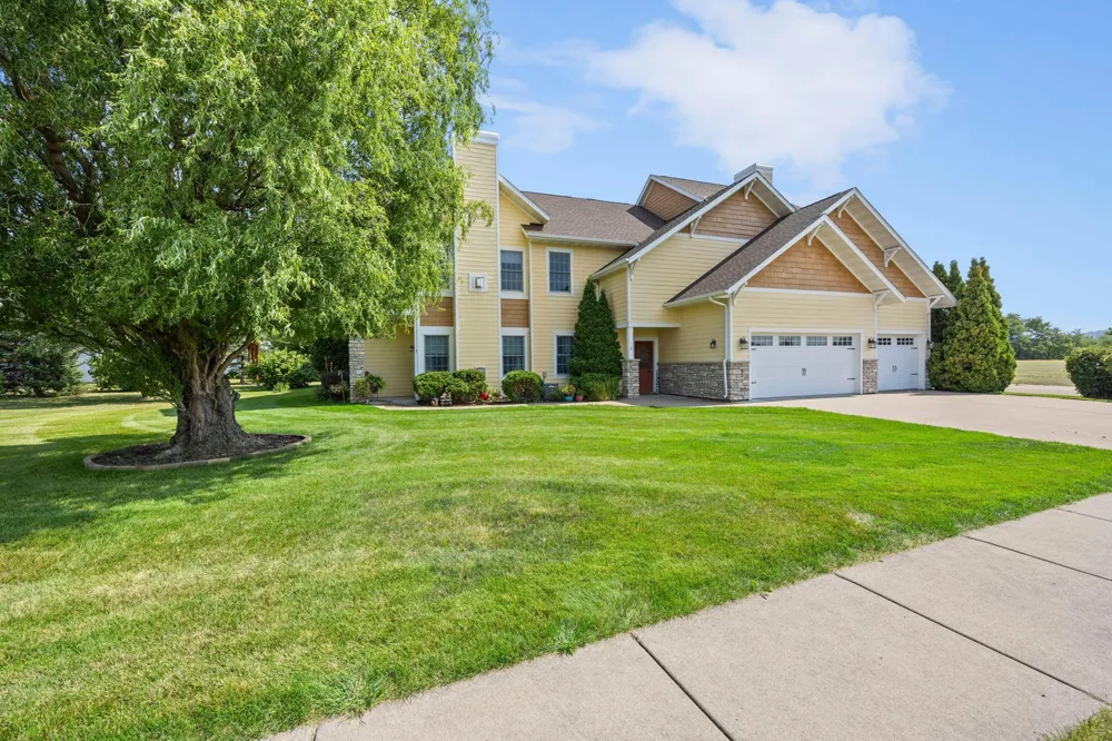 755 Hickory Way #2 Lake City, MN 55041