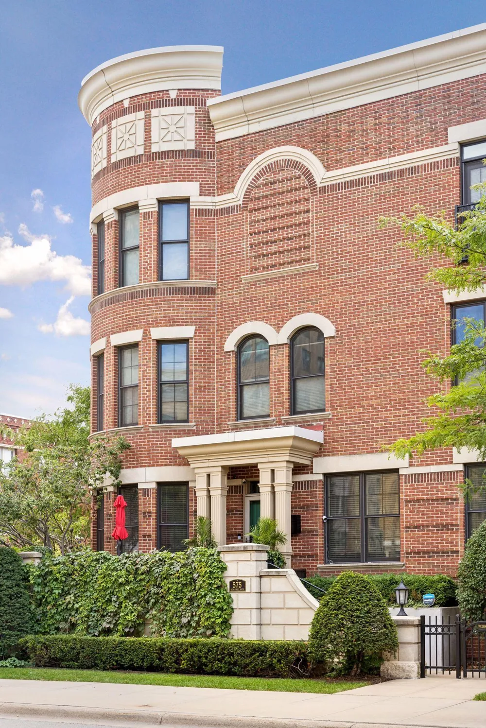 575 S 10th Street Minneapolis, MN 55404