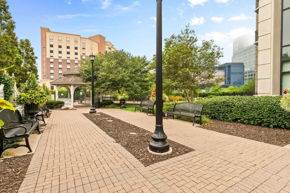 575 S 10th Street Minneapolis, MN 55404