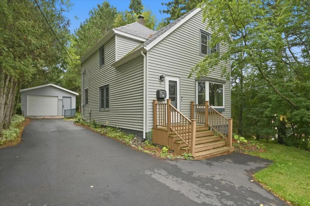 128 W Quince Street Duluth, MN 55811