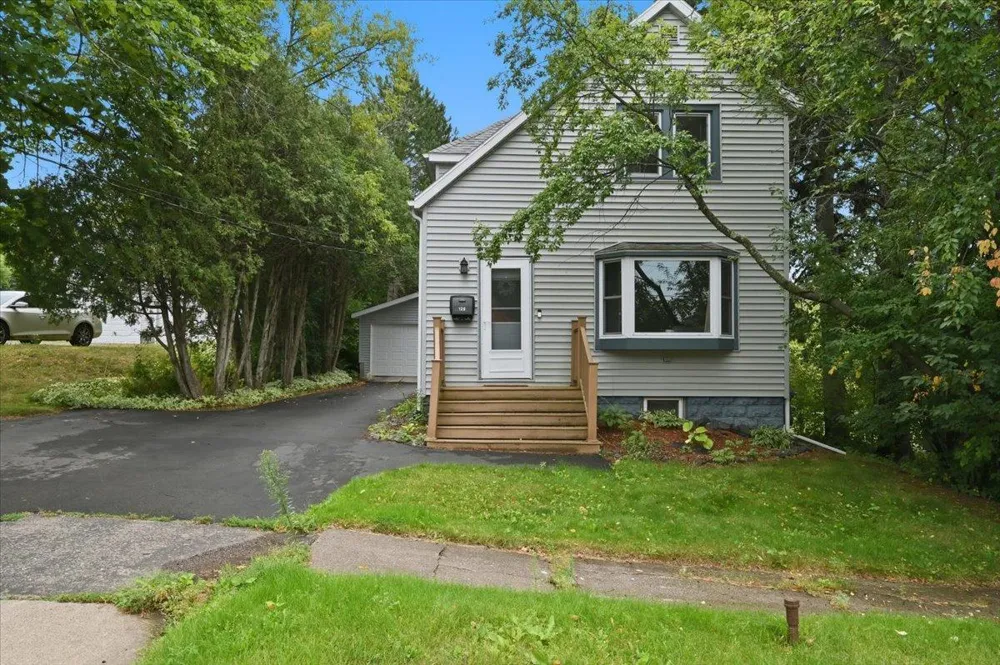 128 W Quince Street Duluth, MN 55811