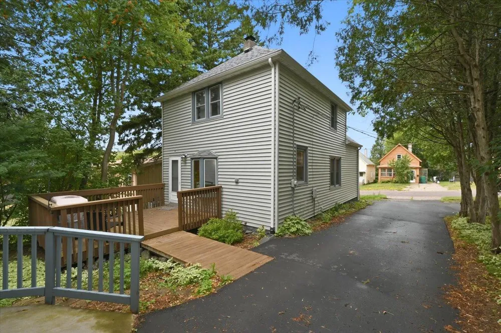 128 W Quince Street Duluth, MN 55811