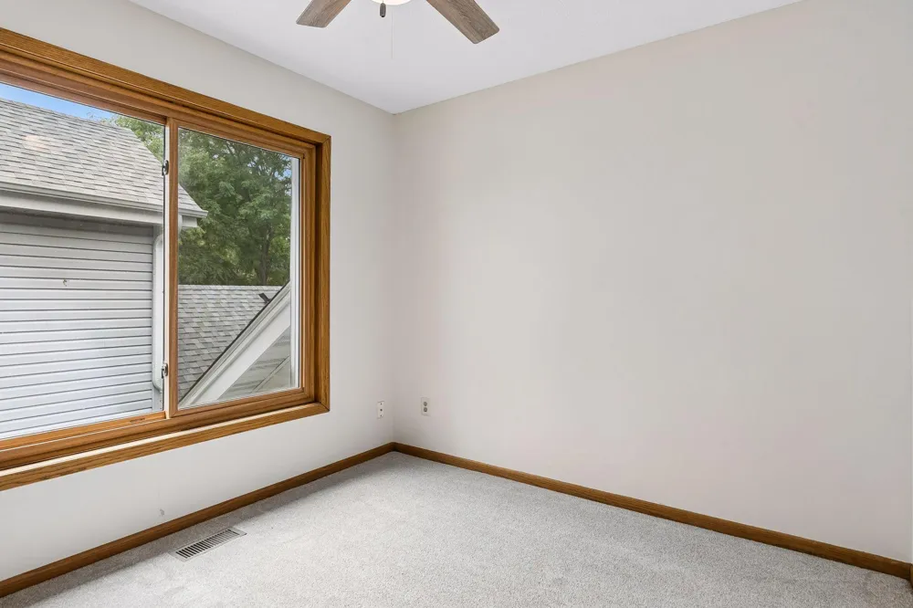 1405 Granada Trail Oakdale, MN 55128