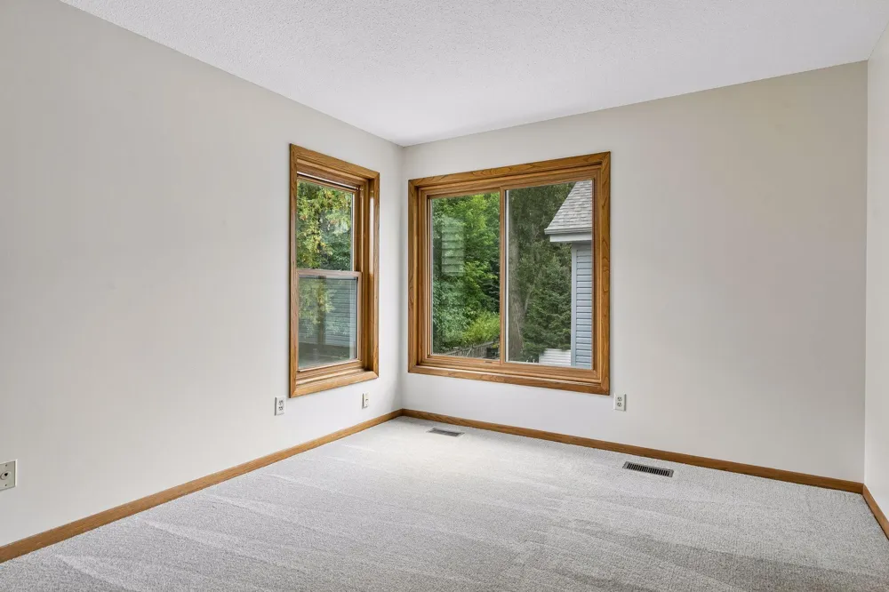 1405 Granada Trail Oakdale, MN 55128