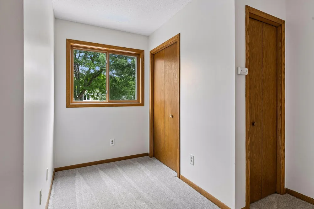 1405 Granada Trail Oakdale, MN 55128