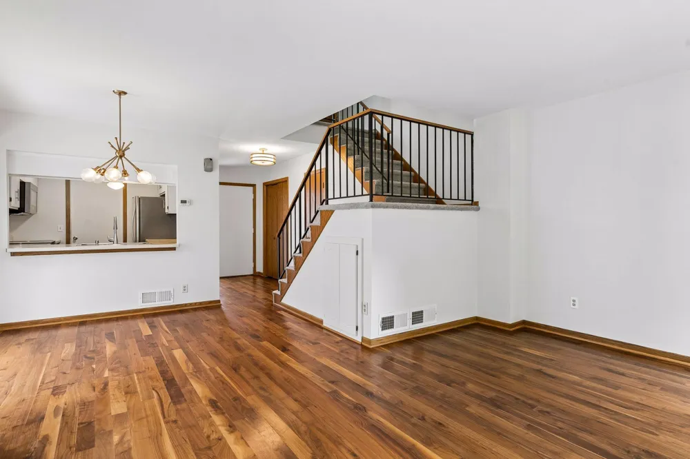1405 Granada Trail Oakdale, MN 55128