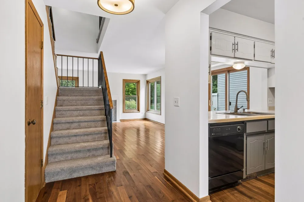 1405 Granada Trail Oakdale, MN 55128