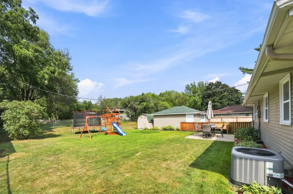 1587 Sextant Avenue E Maplewood, MN 55109
