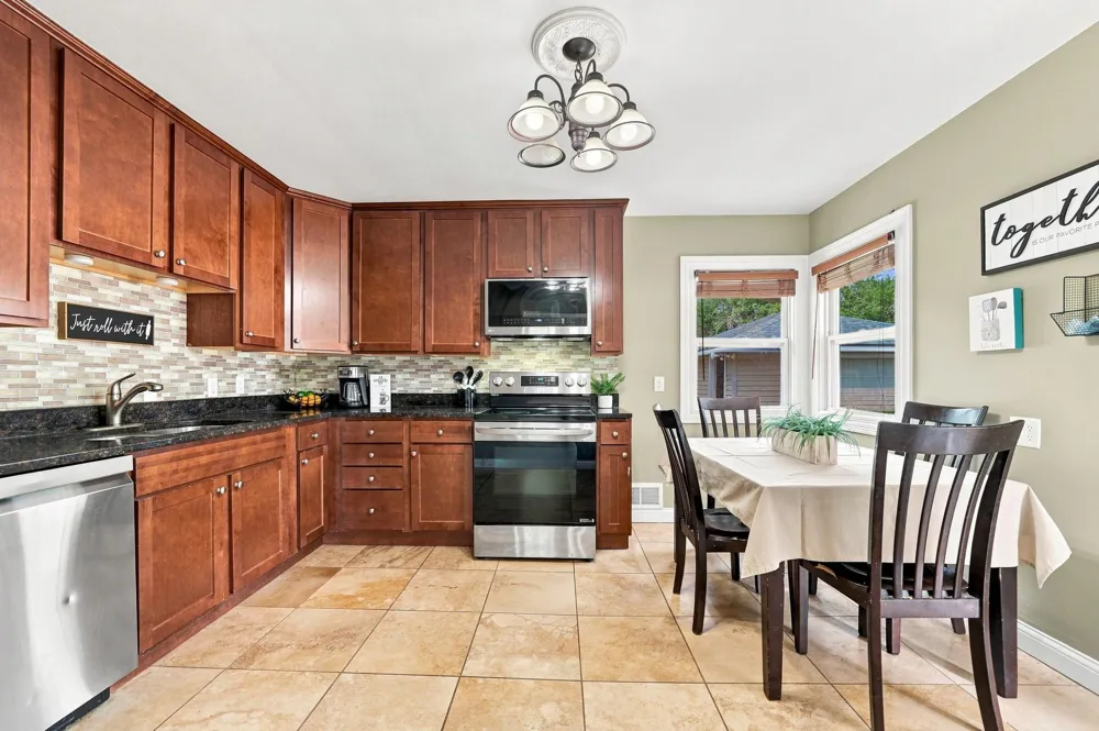1587 Sextant Avenue E Maplewood, MN 55109