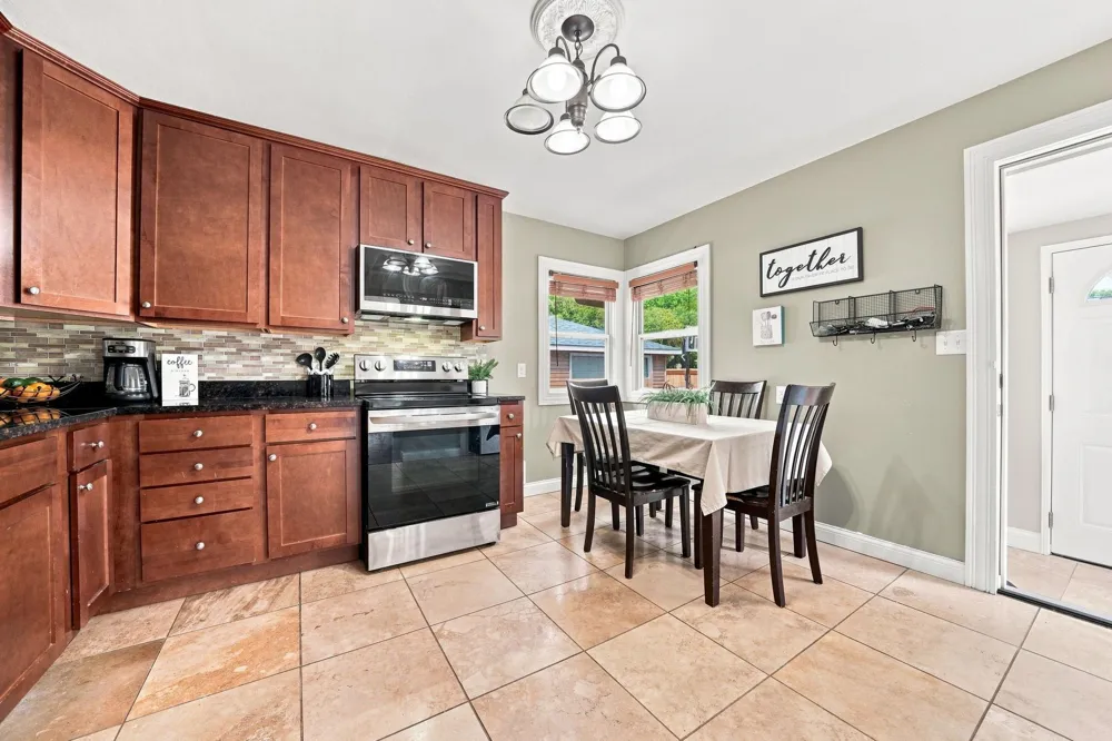 1587 Sextant Avenue E Maplewood, MN 55109