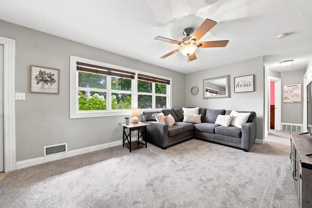 1587 Sextant Avenue E Maplewood, MN 55109