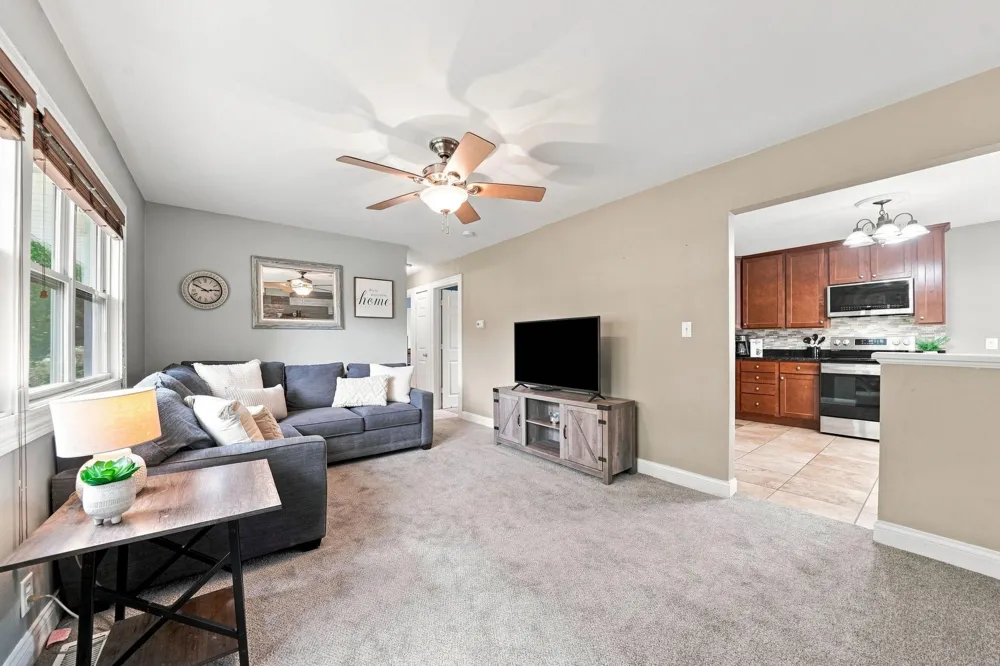 1587 Sextant Avenue E Maplewood, MN 55109