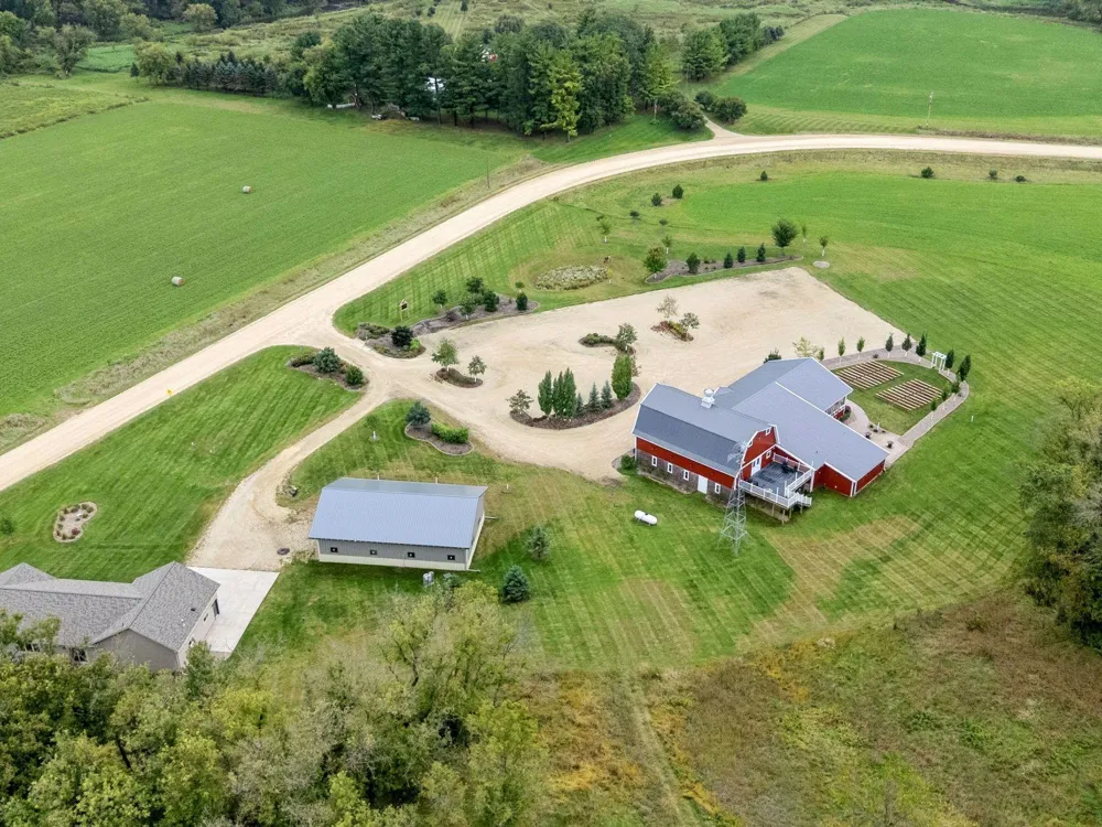 5907 County Road 105 NW Byron, MN 55920