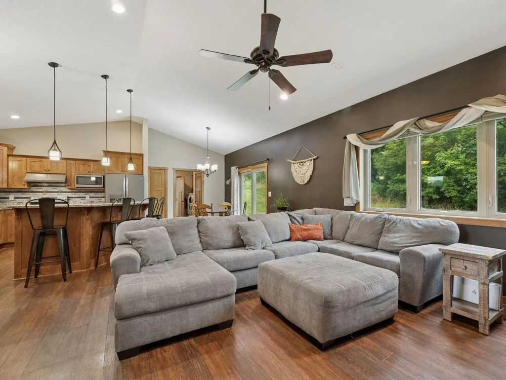 5907 County Road 105 NW Byron, MN 55920