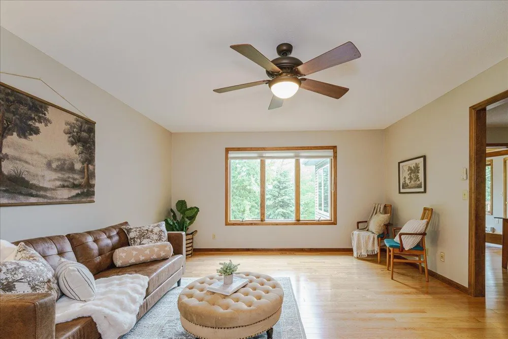 1060 Dennis Street S Maplewood, MN 55119