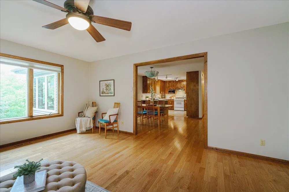1060 Dennis Street S Maplewood, MN 55119