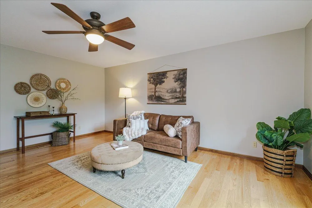 1060 Dennis Street S Maplewood, MN 55119