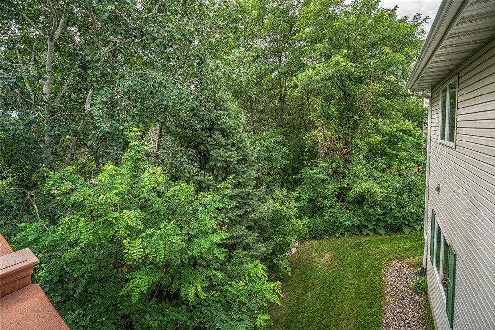 1060 Dennis Street S Maplewood, MN 55119
