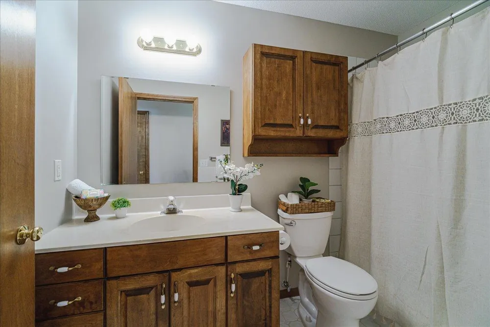 1060 Dennis Street S Maplewood, MN 55119