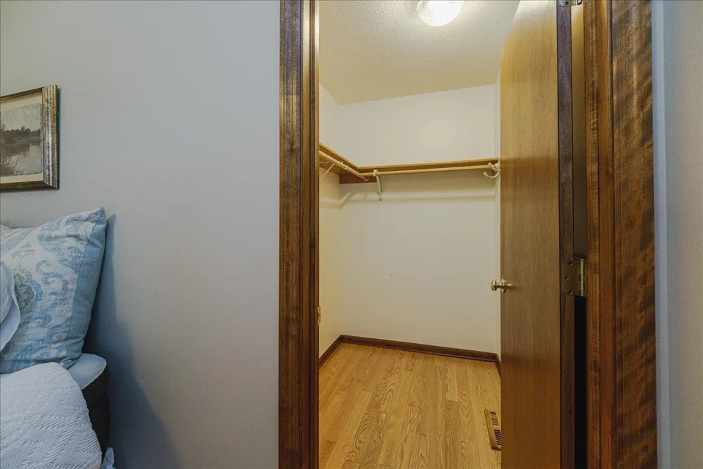 1060 Dennis Street S Maplewood, MN 55119