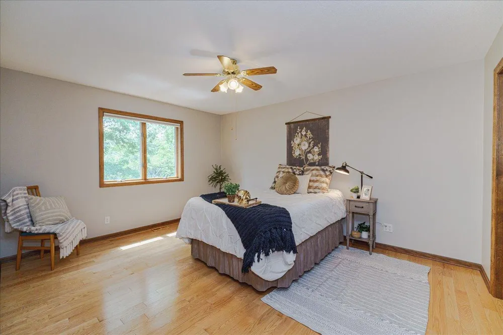 1060 Dennis Street S Maplewood, MN 55119