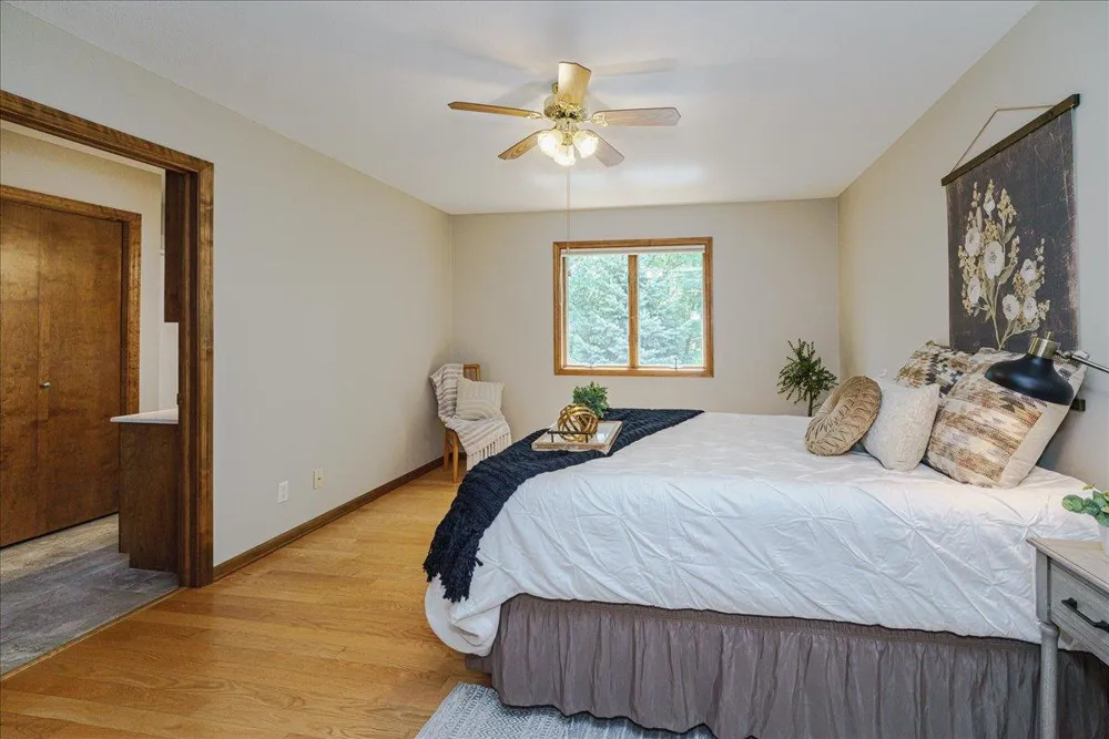 1060 Dennis Street S Maplewood, MN 55119