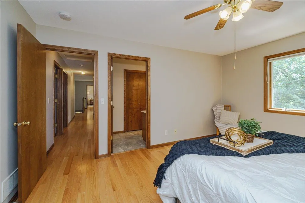 1060 Dennis Street S Maplewood, MN 55119